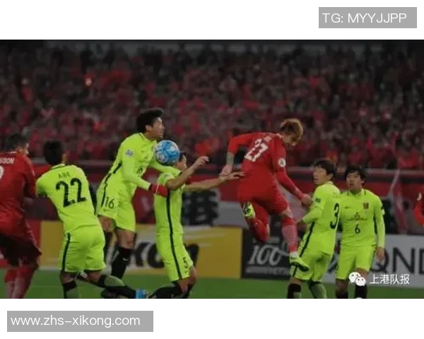 19岁年轻球员海文自信掌控三中卫核心位置展现出色表现