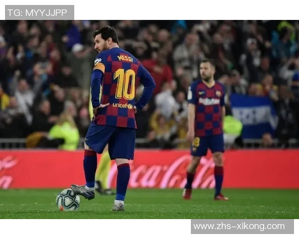 19岁年轻球员海文自信掌控三中卫核心位置展现出色表现