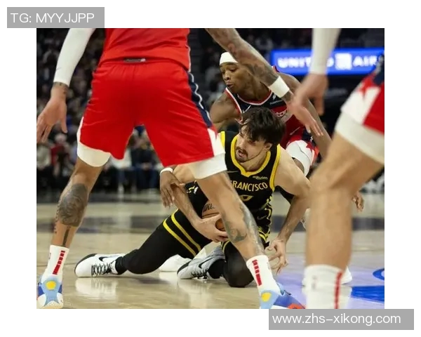 普尔半场表现出色6投3中贡献12分1篮板2助攻展现出强大实力